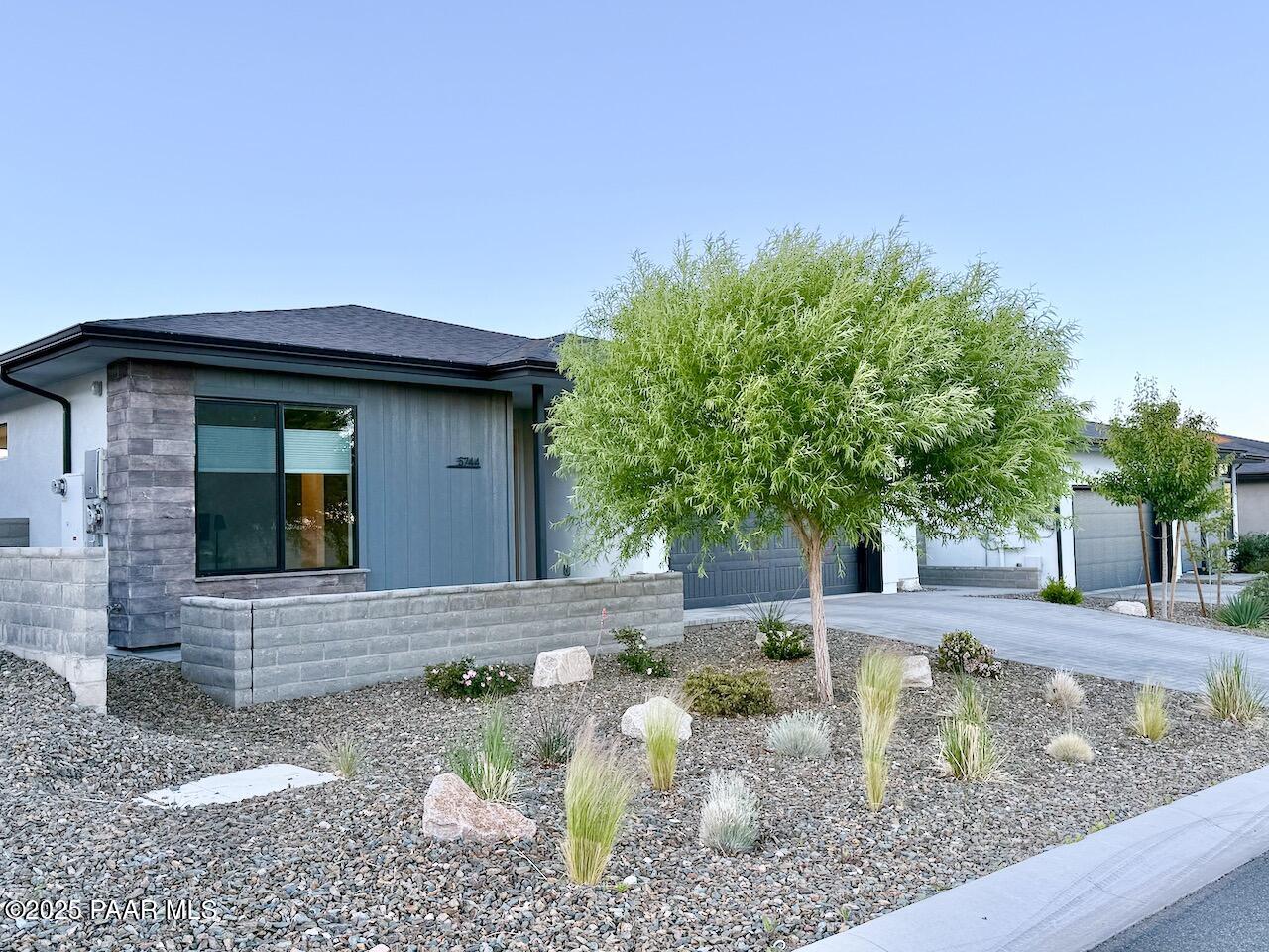 5744 E Killen Loop