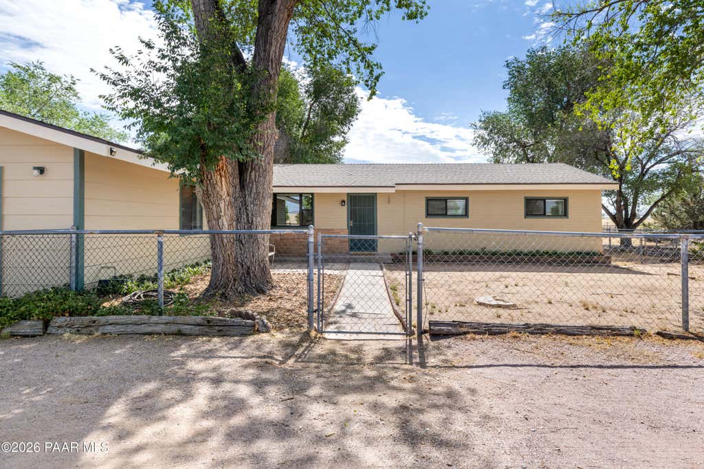 Photo of 2117 North Road 1 East, Chino Valley, AZ 86323 (MLS # 1083898)
