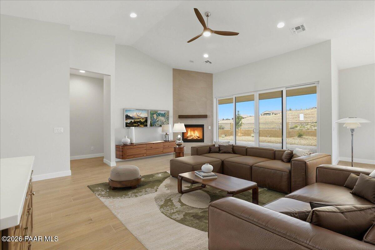5225 High Cliff Way