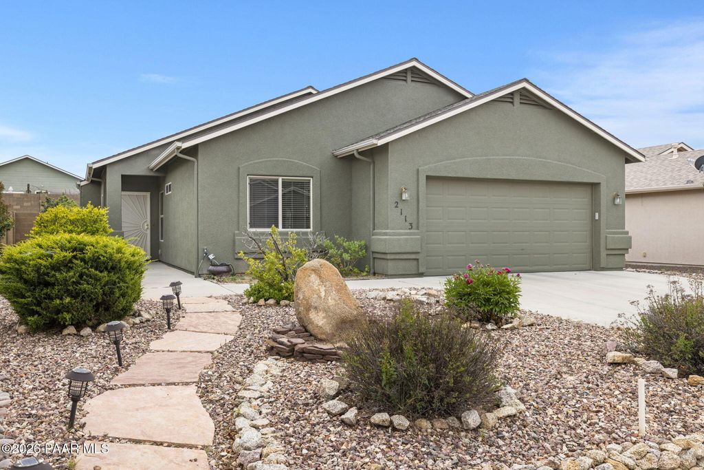 Photo of 2113 Touchstone Drive, Chino Valley, AZ 86323 (MLS # 1081728)