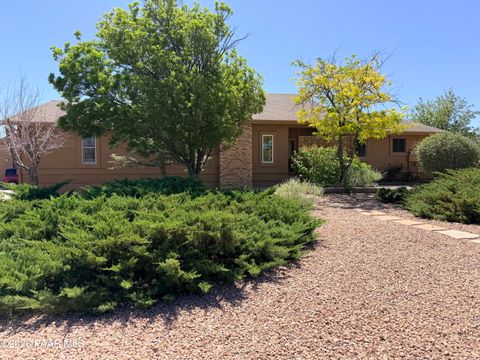 Photo of 5697 N Honeysuckle Road, Prescott, AZ 86305 (MLS # 1082265)