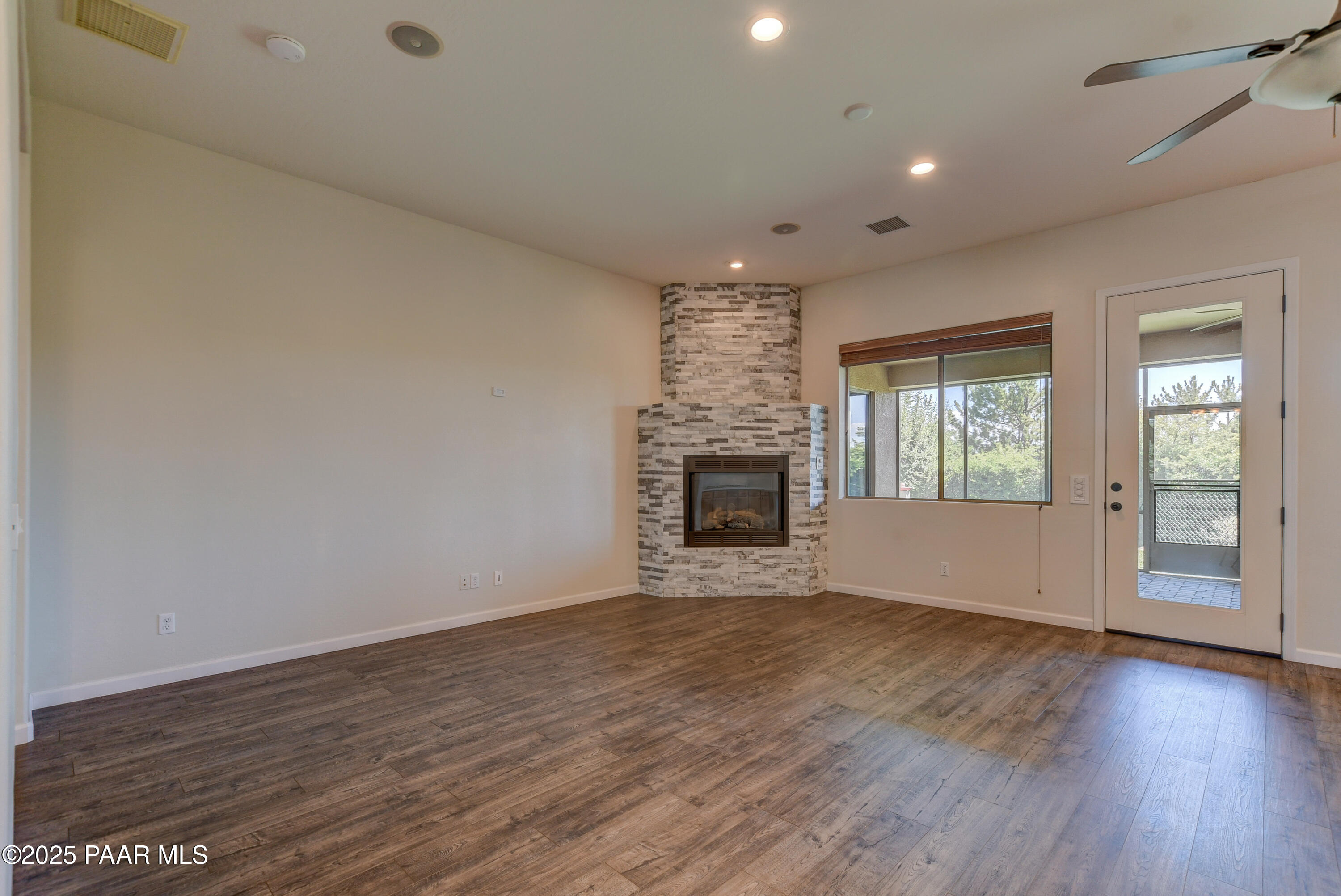 Prescott Valley, Arizona 86314, United States, 4 Bedrooms Bedrooms, ,3 BathroomsBathrooms,Residential,Active,162673