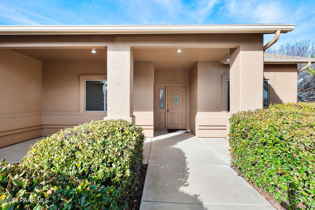 Photo of 6956 E Sandhurst Drive, Prescott Valley, AZ 86314 (MLS # 1079068)