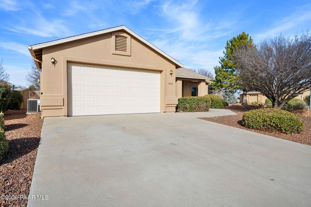 Photo of 6956 E Sandhurst Drive, Prescott Valley, AZ 86314 (MLS # 1079068)