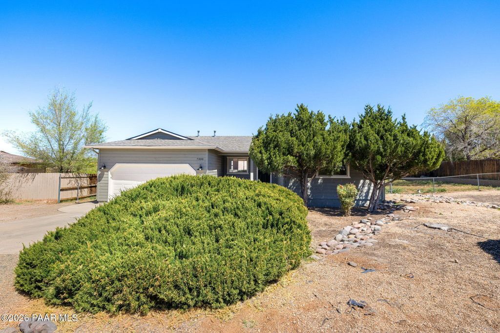 Photo of 7300 E Grandview Drive, Prescott Valley, AZ 86314 (MLS # 1080674)