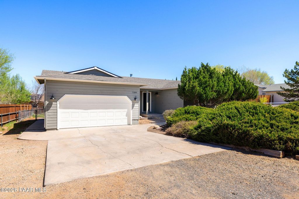 Photo of 7300 E Grandview Drive, Prescott Valley, AZ 86314 (MLS # 1080674)