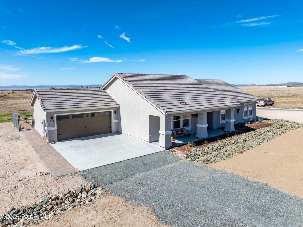 Photo of 11836 N Coyote Run Road, Prescott Valley, AZ 86315 (MLS # 1077701)