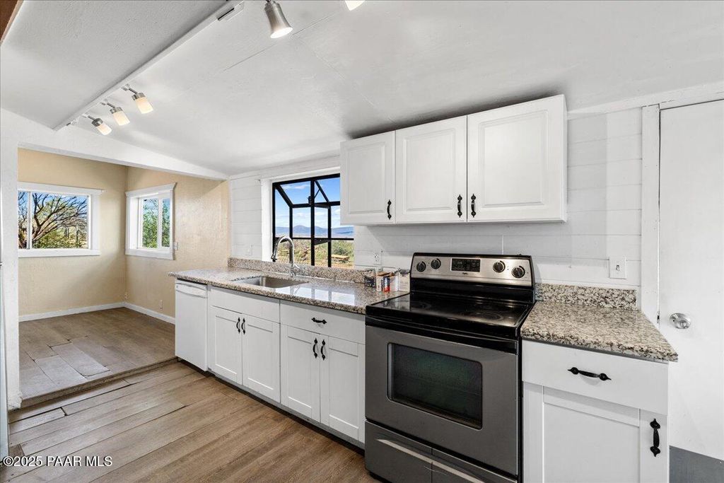 Photo of 9275 E Chestnut Hill Avenue, Dewey-Humboldt, AZ 86327 (MLS # 1078796)