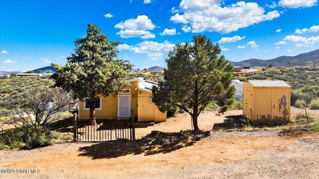 Photo of 9275 E Chestnut Hill Avenue, Dewey-Humboldt, AZ 86327 (MLS # 1078796)