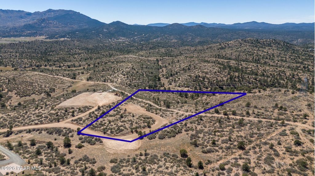 Photo of 5 W Dos Arroyos Drive, Williamson Valley, AZ 86305 (MLS # 1081117)