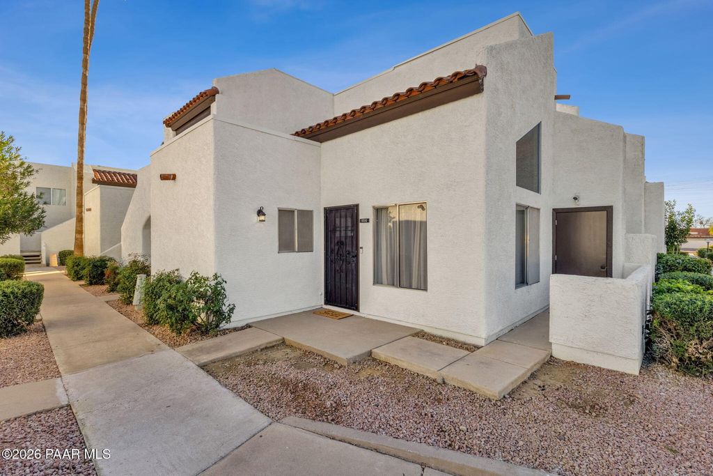 Photo of 4730 W Northern Avenue #1106, Glendale, AZ 85301 (MLS # 1078701)