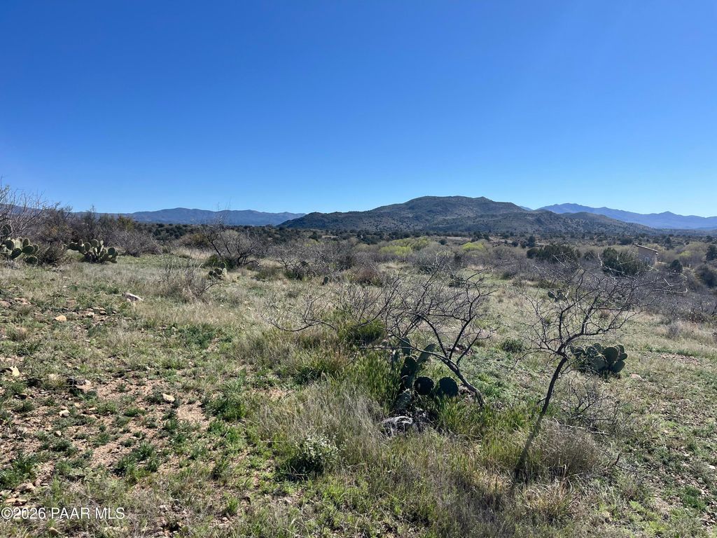Photo of 0 S Walnut Grove Rd (Lot 3a-4), Kirkland Junction, AZ 86332 (MLS # 1081046)