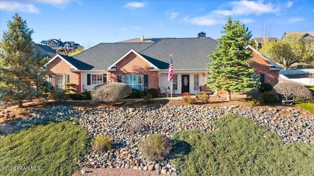 Photo of 814 Golden Hawk Drive, Prescott, AZ 86301 (MLS # 1080290)