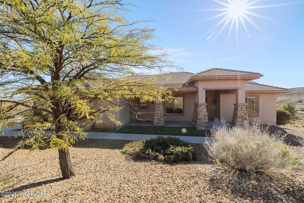 Photo of 15411 E Rough Rider Ridge Rdg, Mayer, AZ 86333 (MLS # 1078983)