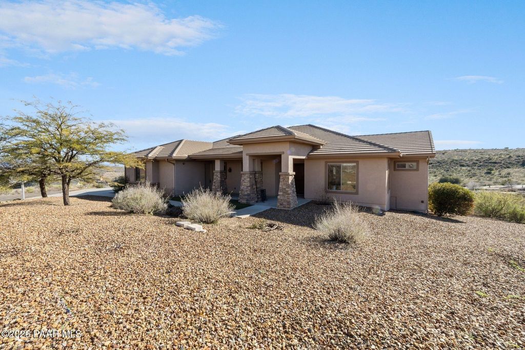 Photo of 15411 E Rough Rider Ridge Rdg, Mayer, AZ 86333 (MLS # 1078983)