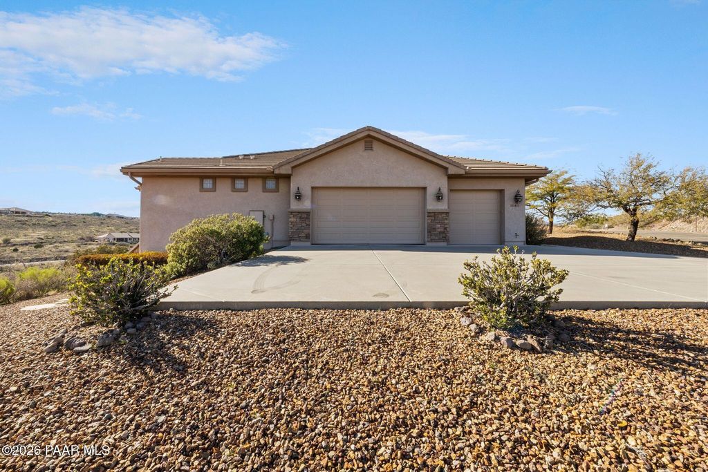 Photo of 15411 E Rough Rider Ridge Rdg, Mayer, AZ 86333 (MLS # 1078983)