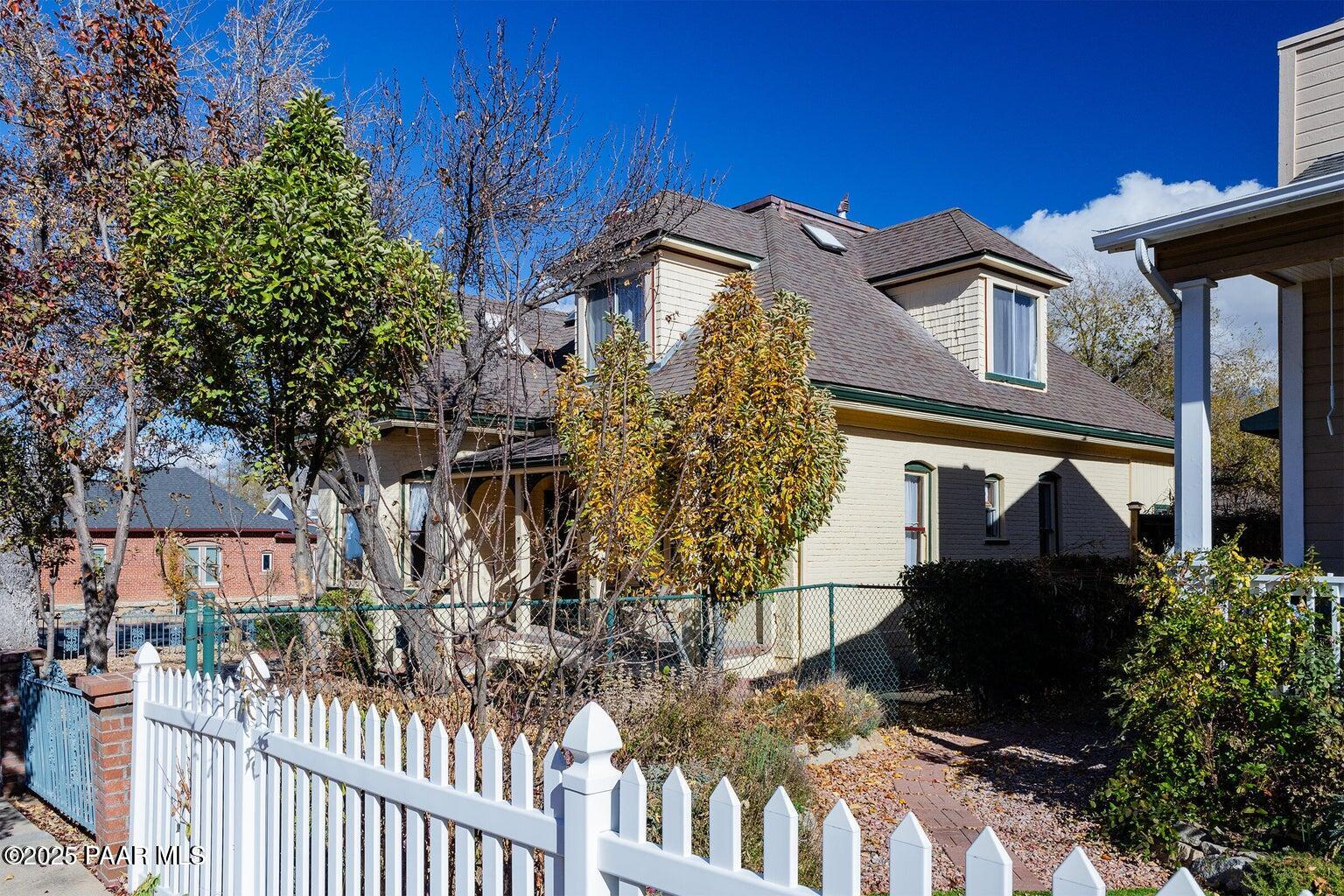 337 N Mt Vernon Avenue