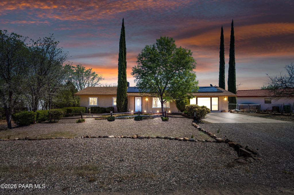 Photo of 1319 S Monte Tesoro Drive, Cottonwood, AZ 86326 (MLS # 1082030)