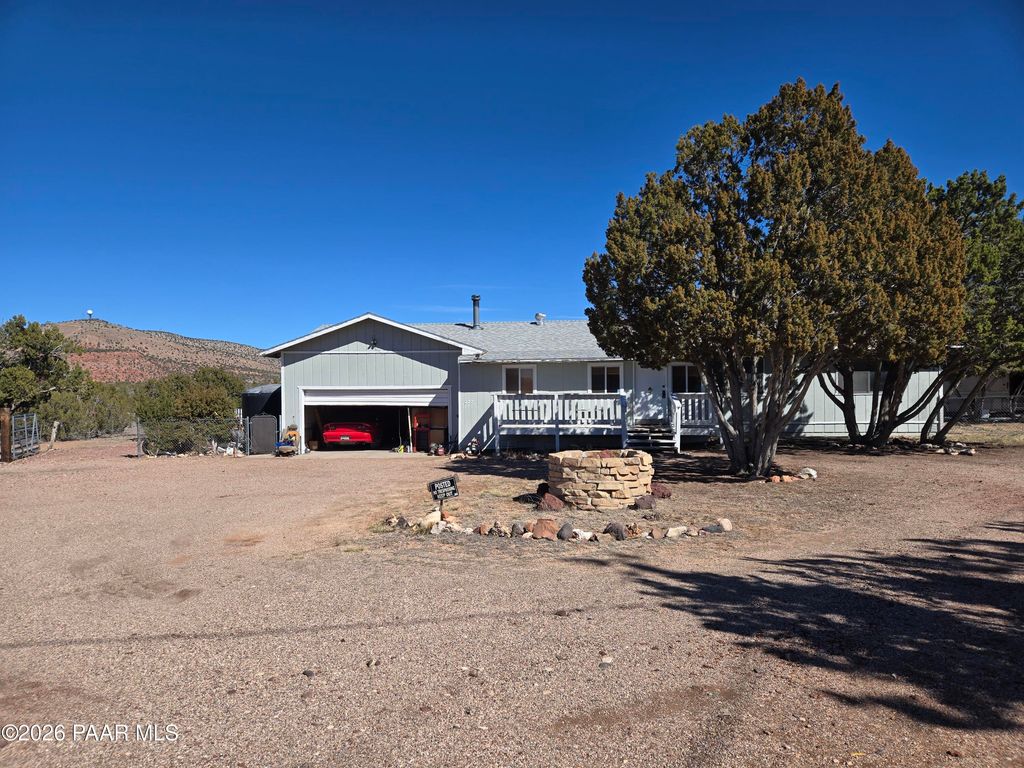 Photo of 53910 N Granada Circle, Seligman, AZ 86337 (MLS # 1079594)