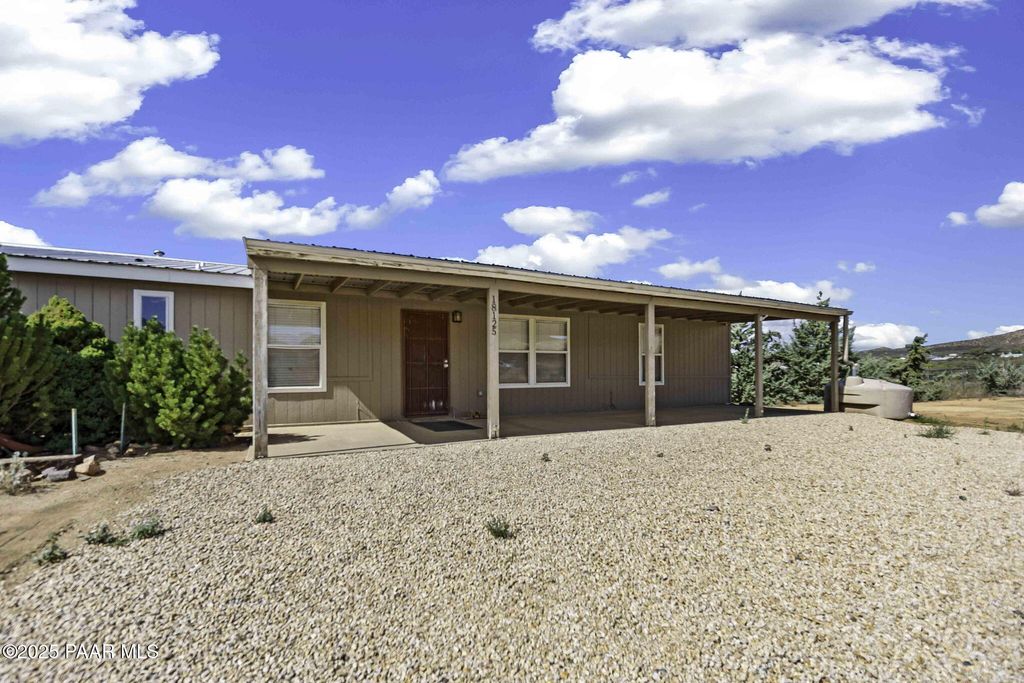 Photo of 18125 E Roper Way, Dewey-Humboldt, AZ 86327 (MLS # 1082225)
