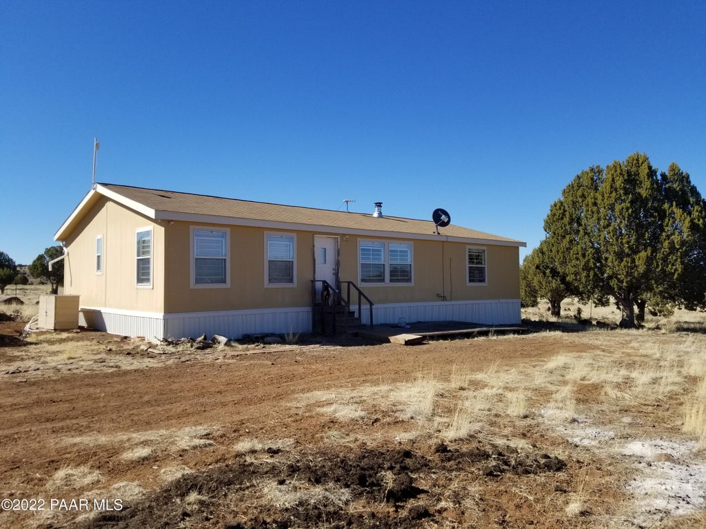 Photo of 8368 Cortez Ranch Road, Seligman, AZ 86337 (MLS # 1084628)