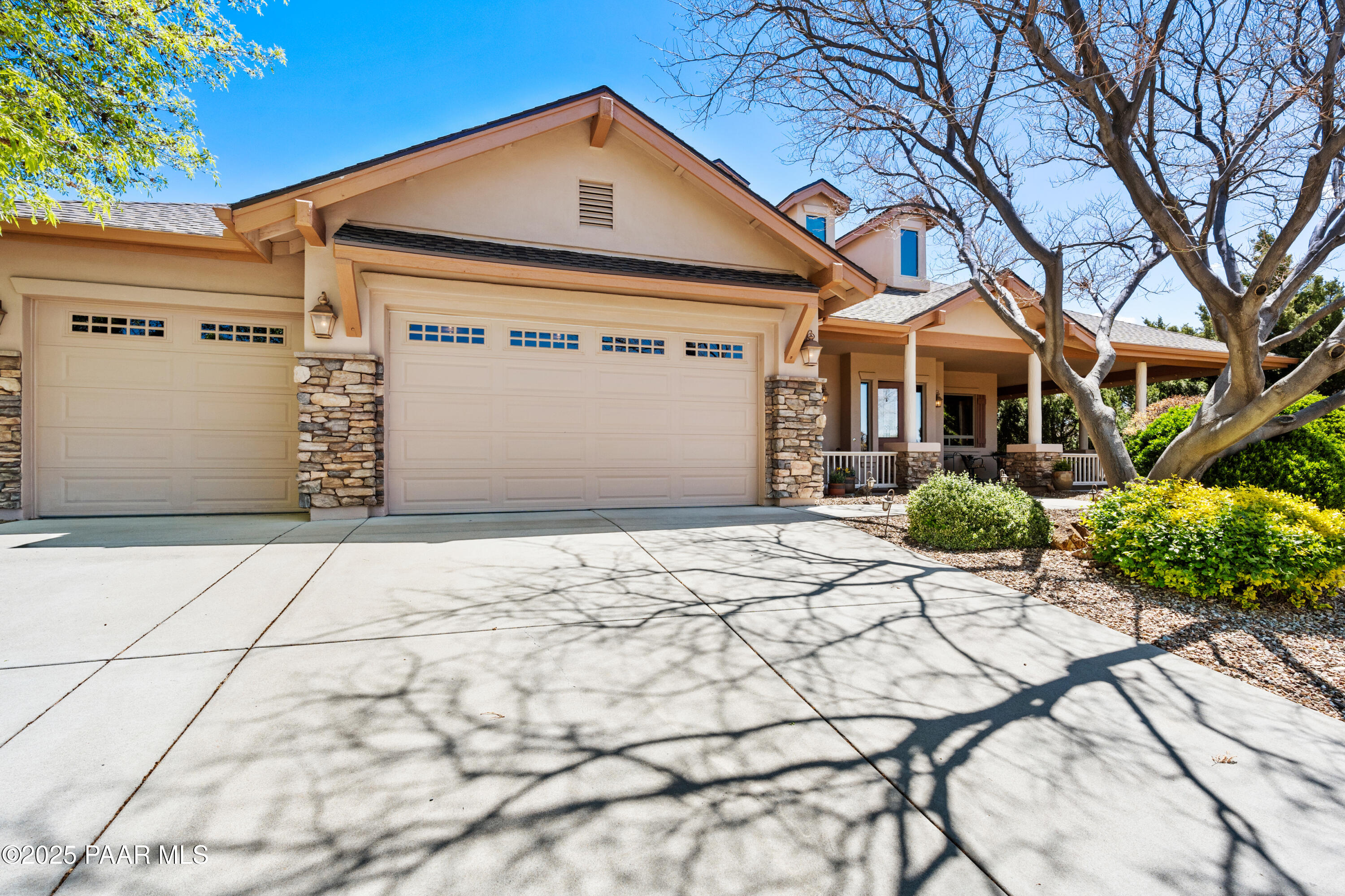 1963 Bloomingdale Drive