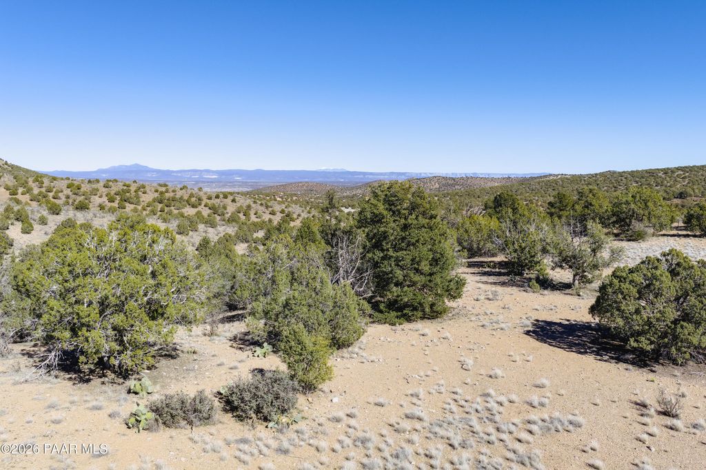 Photo of 18975 N Silverado Drive, Prescott, AZ 86305 (MLS # 1079753)