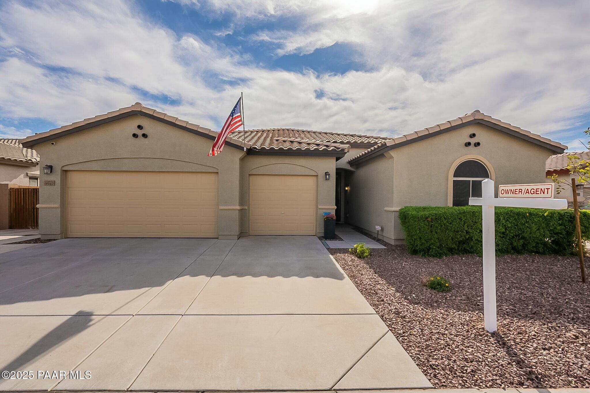 9947 W Wizard Lane