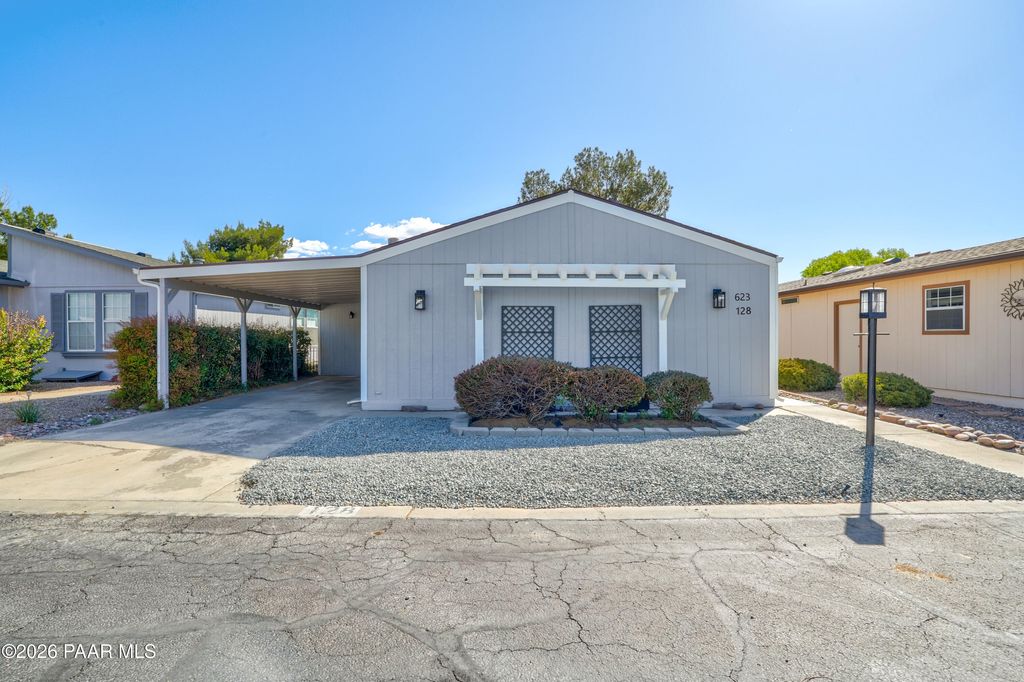 Photo of 623 N Blue Spruce Drive, Dewey-Humboldt, AZ 86327 (MLS # 1081274)