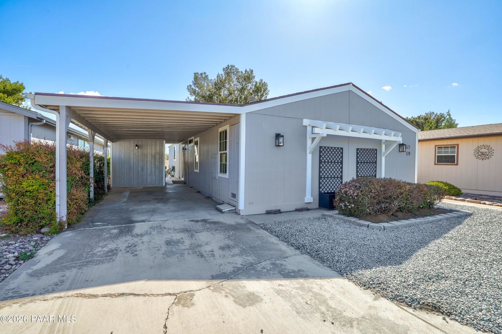 Photo of 623 N Blue Spruce Drive, Dewey-Humboldt, AZ 86327 (MLS # 1081274)