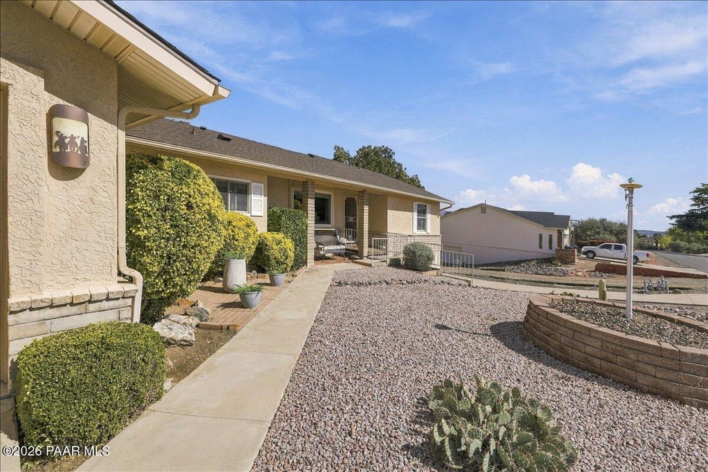 Photo of 11068 E Western Sunset Drive, Dewey-Humboldt, AZ 86327 (MLS # 1085841)