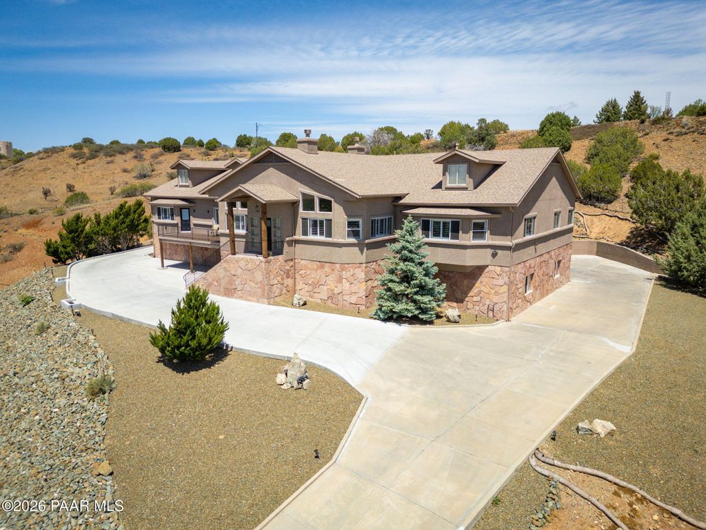 Photo of 11090 E Ironwood Lane, Dewey-Humboldt, AZ 86327 (MLS # 1081733)