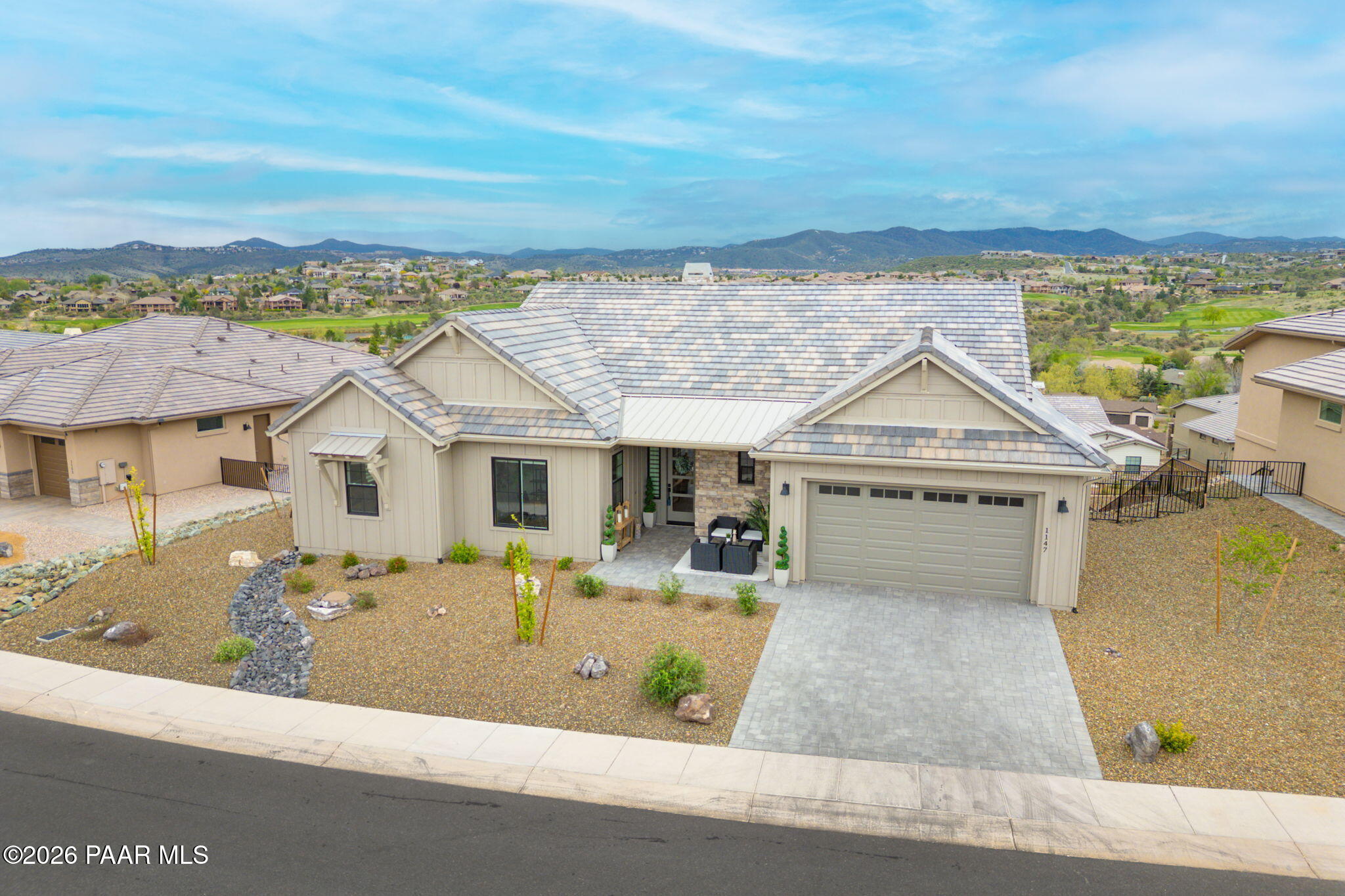 1147 S Lakeview Drive