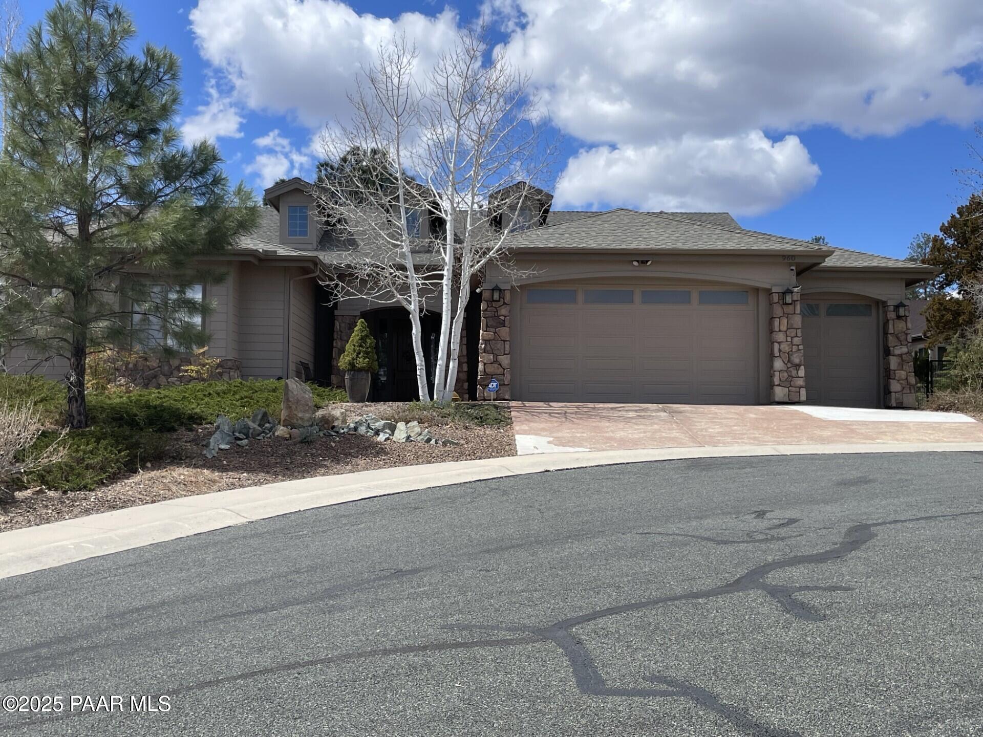 960 Coyote Circle