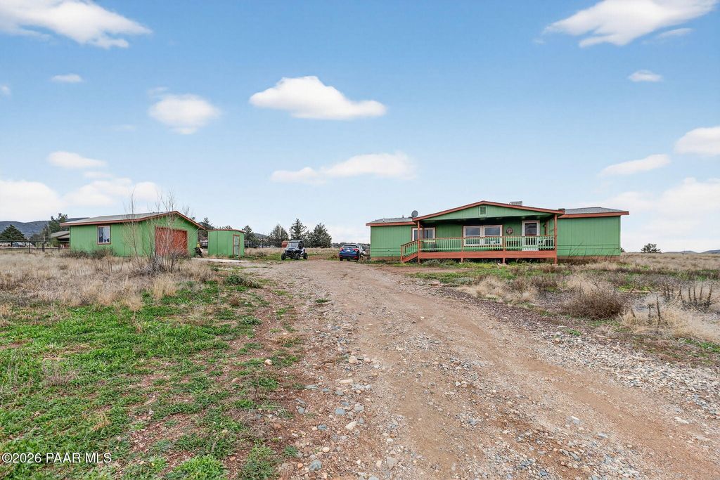 Photo of 13825 E Bradshaw Road, Dewey-Humboldt, AZ 86329 (MLS # 1078602)