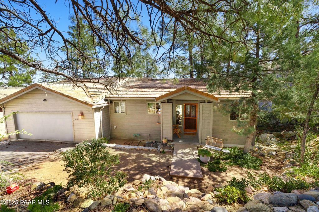 Photo of 1431 Royal Oak Circle Circle, Prescott, AZ 86305 (MLS # 1077120)