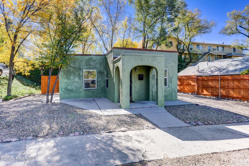 Photo of 103 W Leroux Street, Prescott, AZ 86303 (MLS # 1077698)