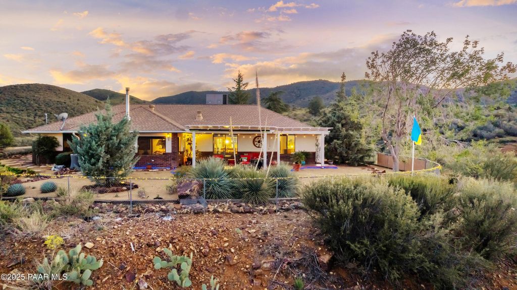 Photo of 9295 E Shirley Lane, Dewey-Humboldt, AZ 86327 (MLS # 1077482)