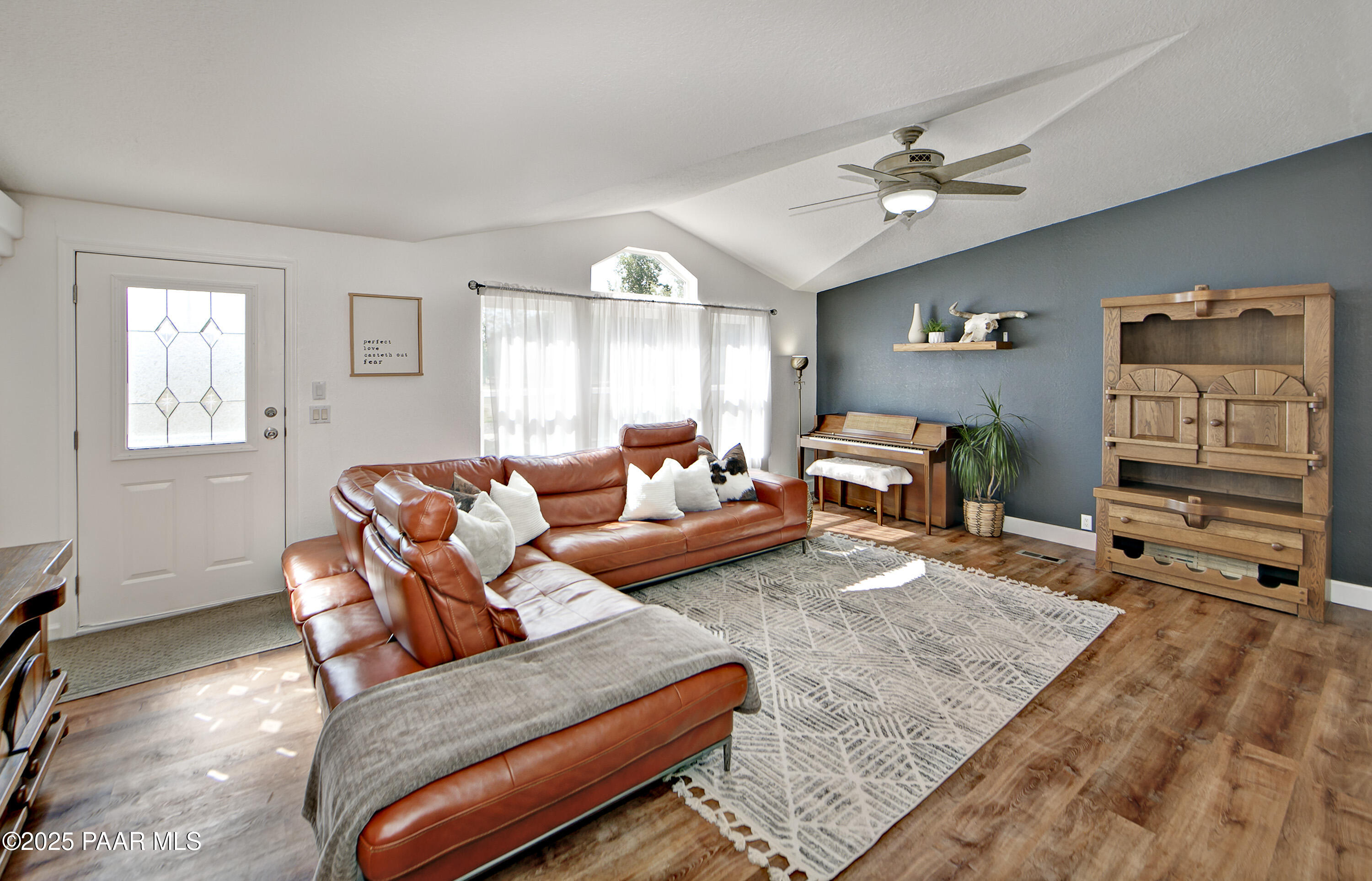 10450 N Poquito Valley Road