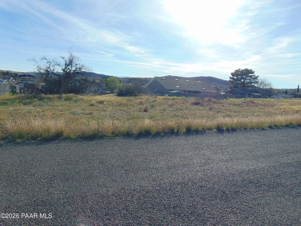 Photo of 20201 E Saguaro Drive, Mayer, AZ 86333 (MLS # 1081165)