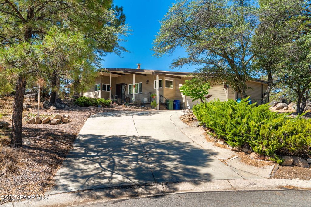 Photo of 242 Plaza Court, Prescott, AZ 86303 (MLS # 1081994)