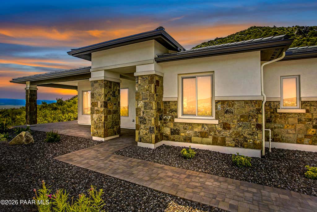 Photo of 1172 N Cloud Cliff Pass, Prescott Valley, AZ 86314 (MLS # 1084011)