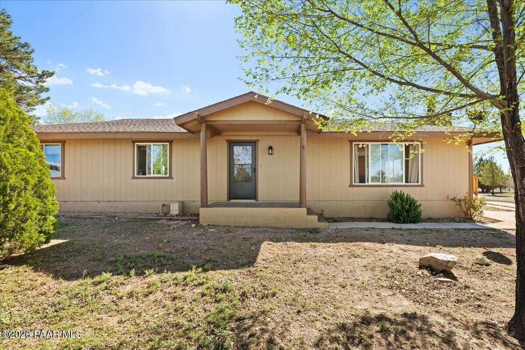 Photo of 25325 N Naples Street, Paulden, AZ 86334 (MLS # 1080660)