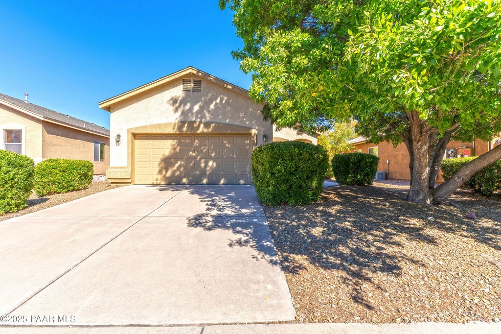 Photo of 6692 E Sandhurst Drive, Prescott Valley, AZ 86314 (MLS # 1077436)