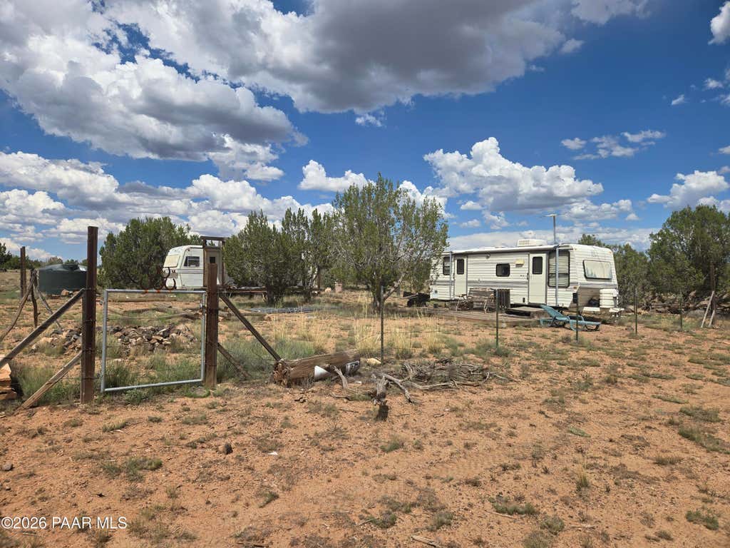 Photo of 62 W Antelope Run Road, Ash Fork, AZ 86320 (MLS # 1084609)