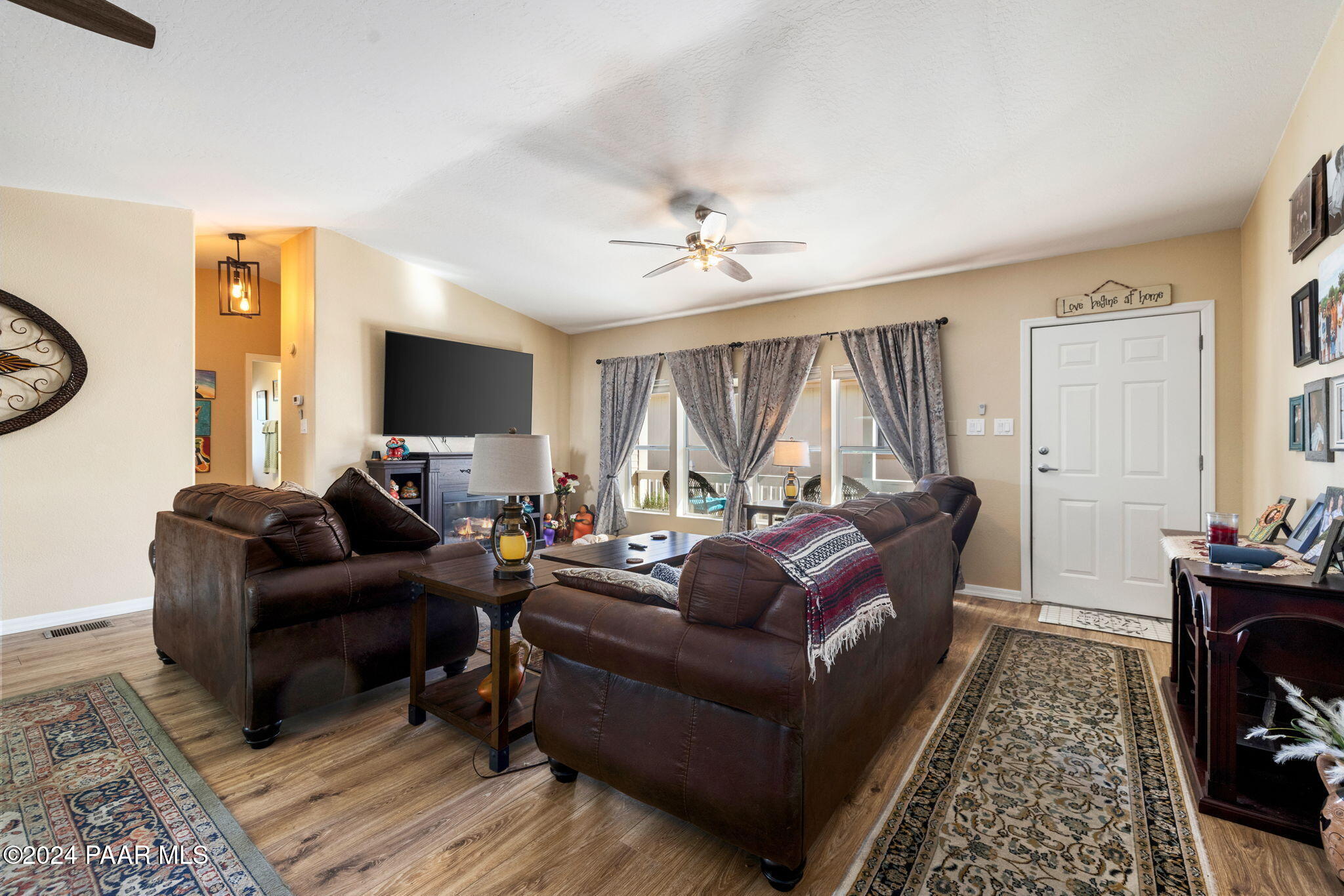 709 N Mesquite Tree Drive