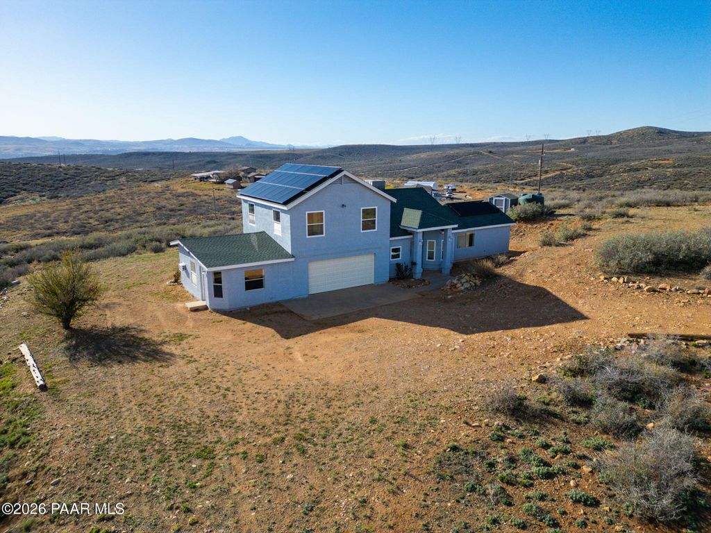 Photo of 16751 Leprechaun Road, Dewey-Humboldt, AZ 86327 (MLS # 1080056)