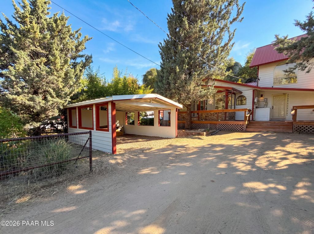 Photo of 16813 W Shrine Drive, Yarnell, AZ 85362 (MLS # 1082138)