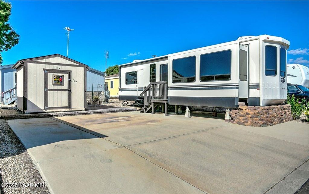 Photo of 850 N Ponderosa Pine Drive, Prescott Valley, AZ 86327 (MLS # 1077157)