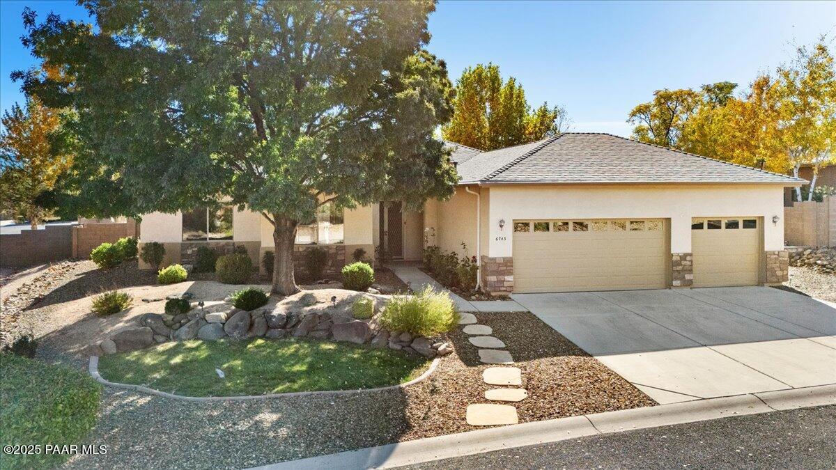 6743 E Mayflower Lane